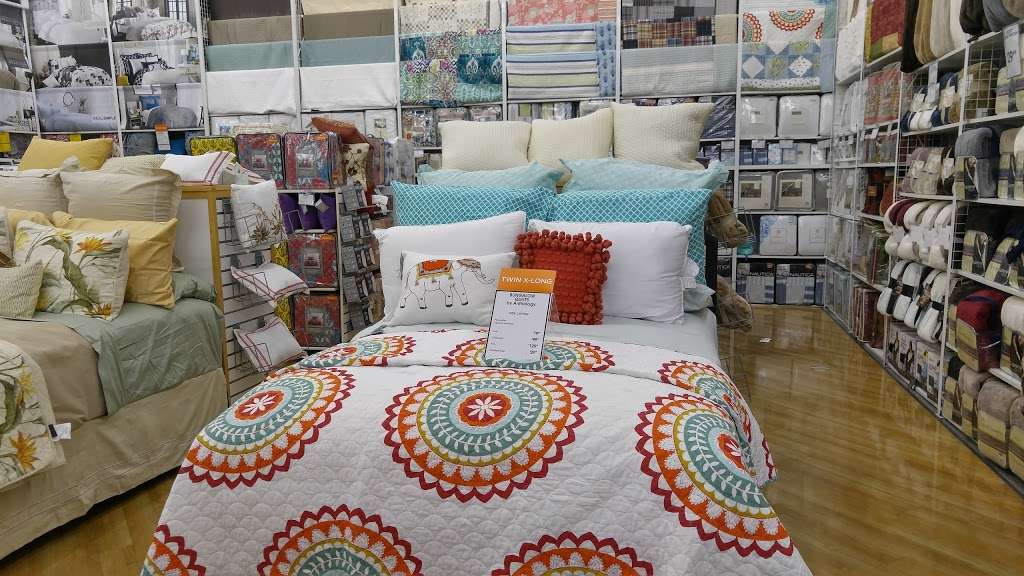 Bed Bath & Beyond | 10060 W McDowell Rd, Avondale, AZ 85323, USA | Phone: (623) 907-8940