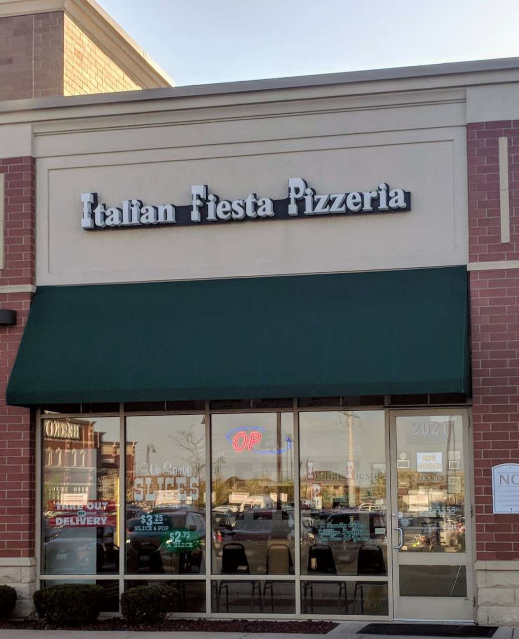 Italian Fiesta Pizzeria | 2021 Calistoga Dr, New Lenox, IL 60451 | Phone: (815) 462-5555