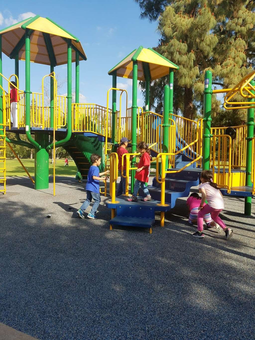 Yorba Linda Regional Park Free Parking | 7400-7654 La Palma Ave, Anaheim, CA 92807, USA