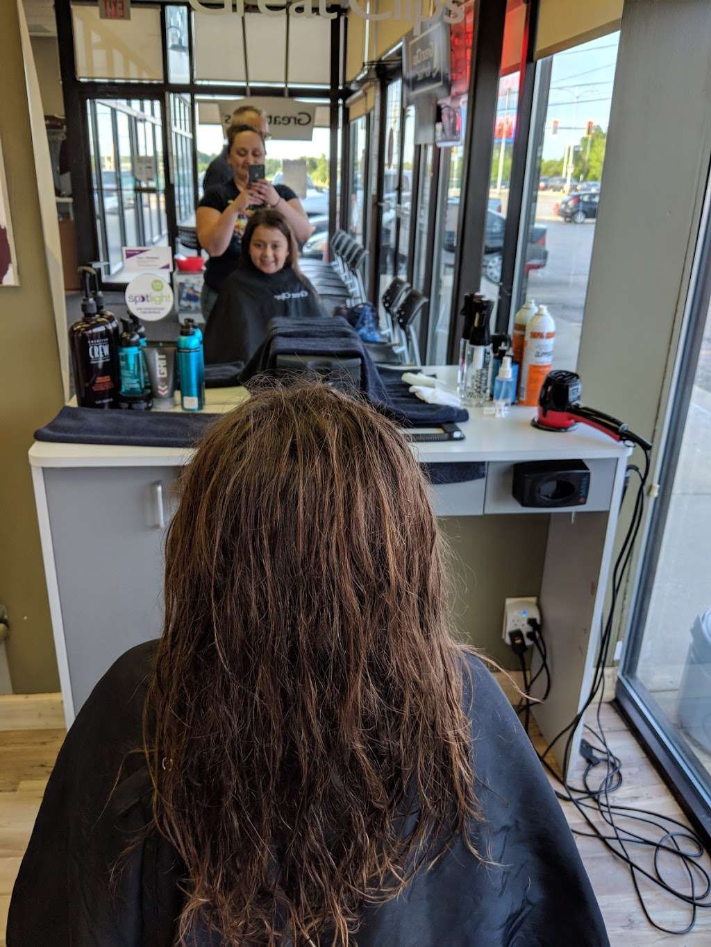 Great Clips | 2310 E Layton Ave, St Francis, WI 53235, USA | Phone: (414) 481-9795