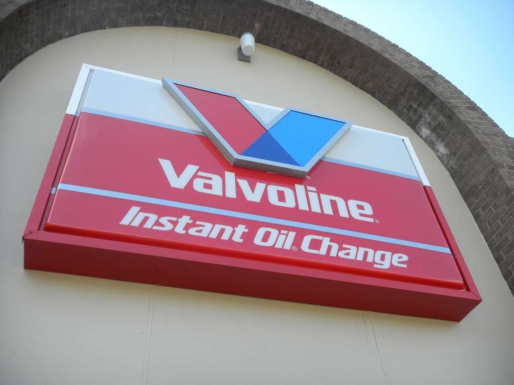 Valvoline Instant Oil Change | 9883 Fairfax Blvd, Fairfax, VA 22030, USA | Phone: (703) 273-7333
