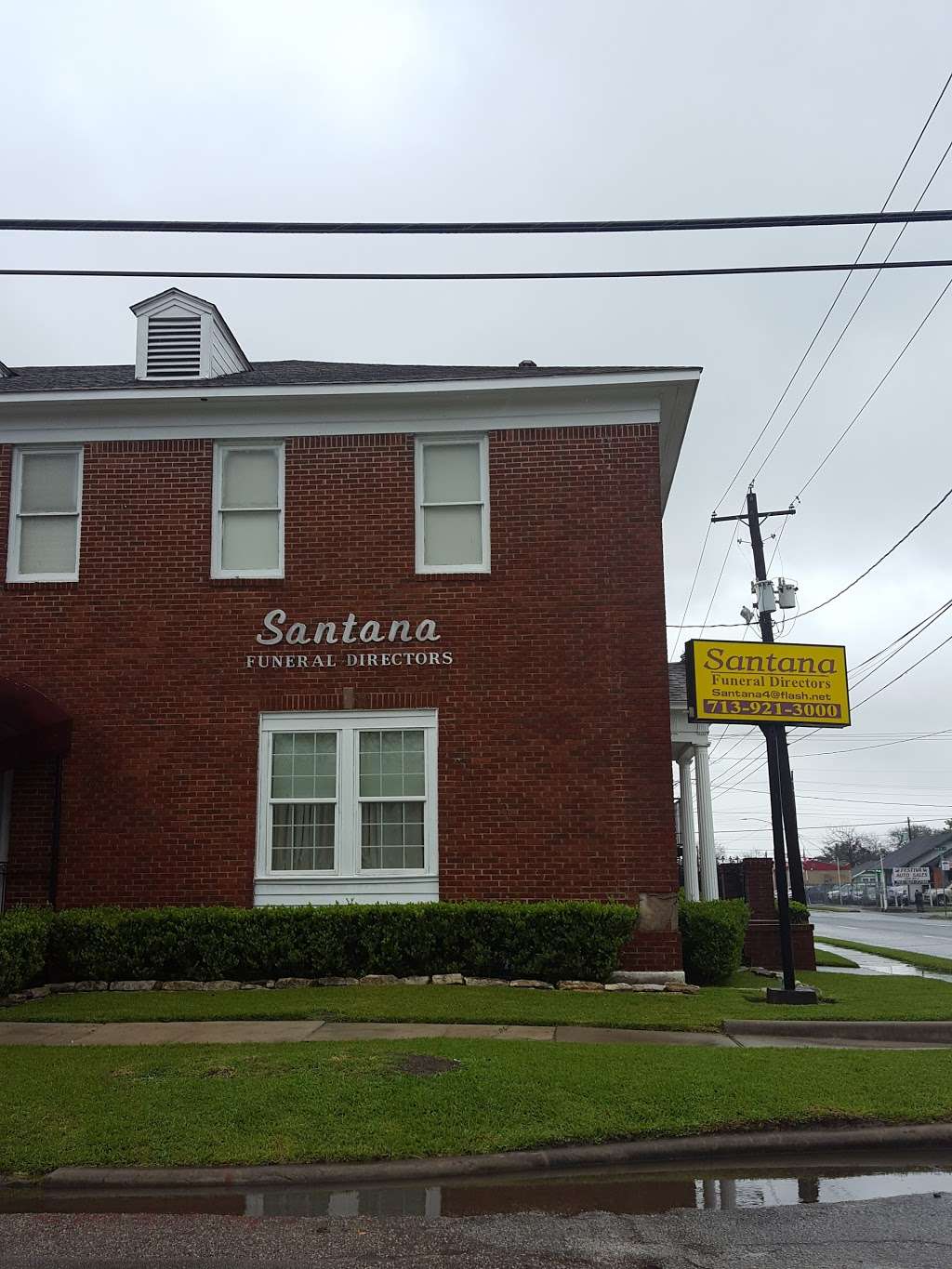 Santana Funeral Directors 401 S Sgt Macario Garcia Dr Houston TX
