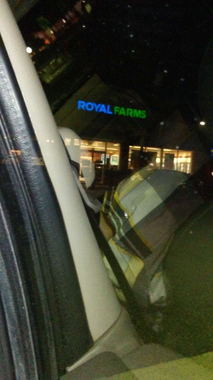 Royal Farms | 295 S Dupont Hwy, Dover, DE 19901, USA | Phone: (302) 734-2177