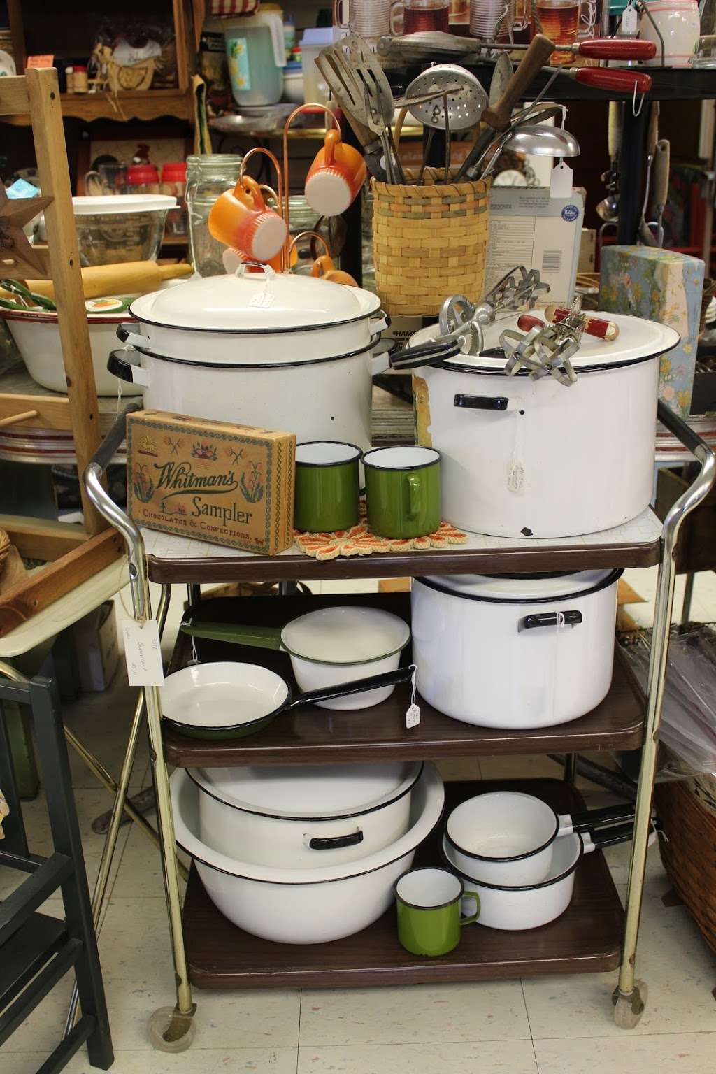 Leola Flea Market | 48 W Main St, Leola, PA 17540 | Phone: (717) 490-2715