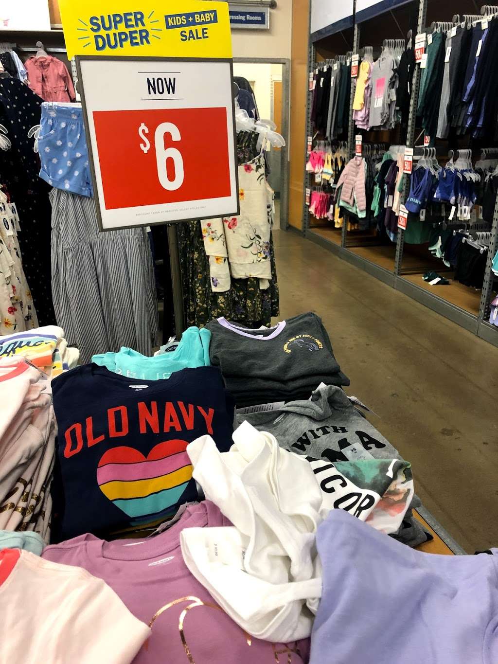 Old Navy Outlet | 1207 Franklin Mills Cir, Philadelphia, PA 19154, USA | Phone: (215) 281-1670