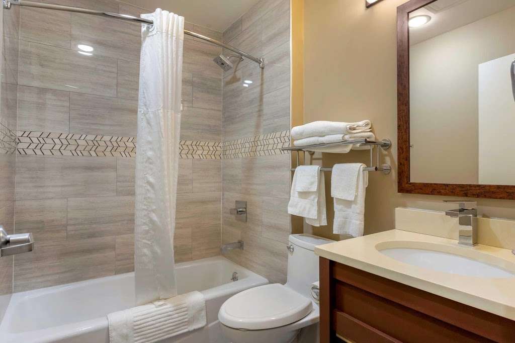 Comfort inn | 144-15 Liberty Ave, Jamaica, NY 11435, USA | Phone: (718) 291-0111