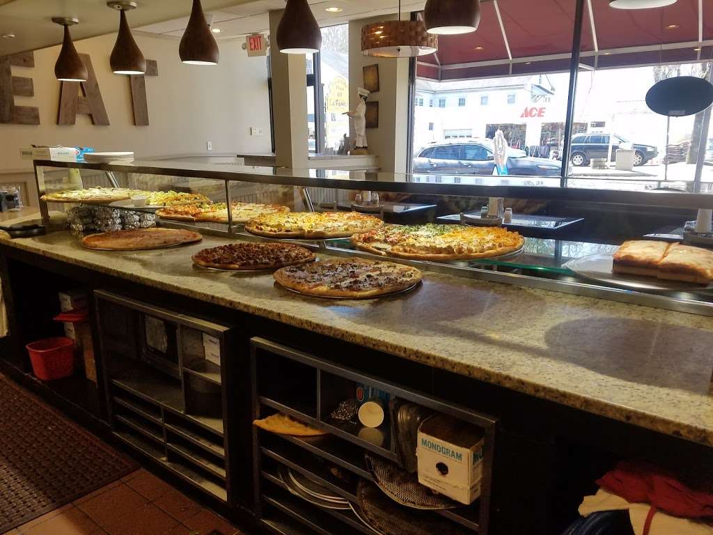 La Familia Pizza & Pasta Of Pound Ridge | 69 Westchester Ave, Pound Ridge, NY 10576, USA | Phone: (914) 764-4500