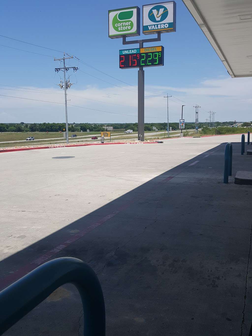 Valero | 13176 I-10 Frontage Rd, Schertz, TX 78154, USA