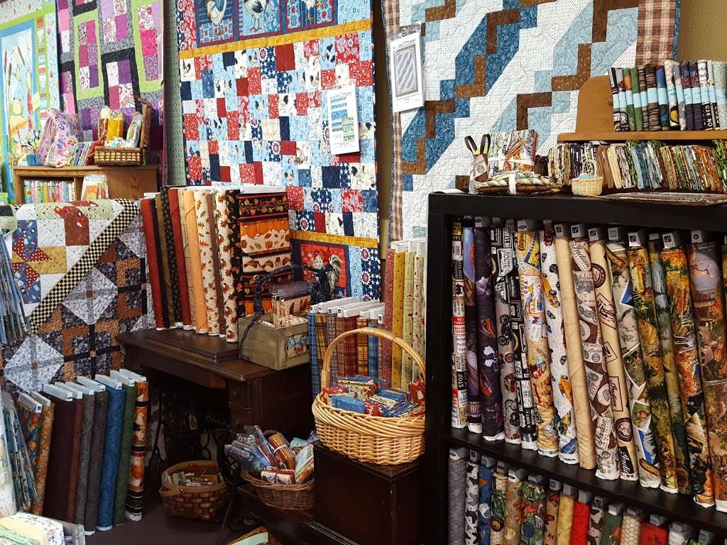 Twin Turtle Quilts | 244 Allen St, Clinton, WI 53525, USA | Phone: (608) 676-6196