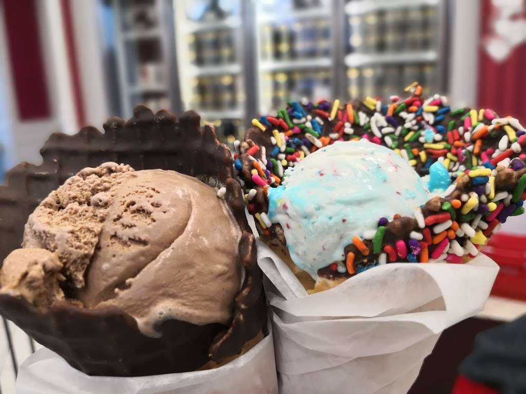Oberweis Ice Cream and Dairy Store | 811 E Butterfield Rd Ste 119, Wheaton, IL 60189, USA | Phone: (630) 665-0000