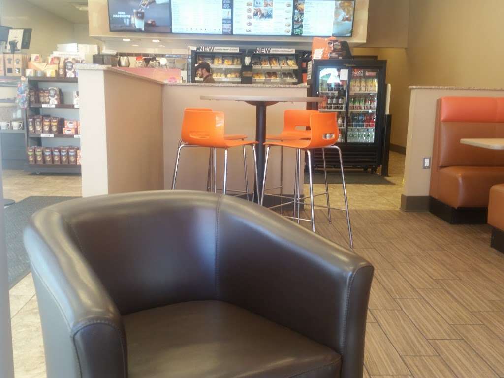 Dunkin | 321 School St, Mansfield, MA 02048, USA | Phone: (774) 284-4064