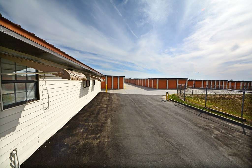 Storage Zone Self Storage and Business Centers | 2323 Holly Hill Tank Rd # 2, Davenport, FL 33837 | Phone: (863) 424-3031