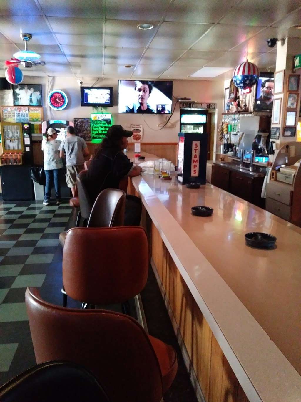 Spirros Lounge | 4760 Calumet Ave, Hammond, IN 46327, USA | Phone: (219) 932-3255