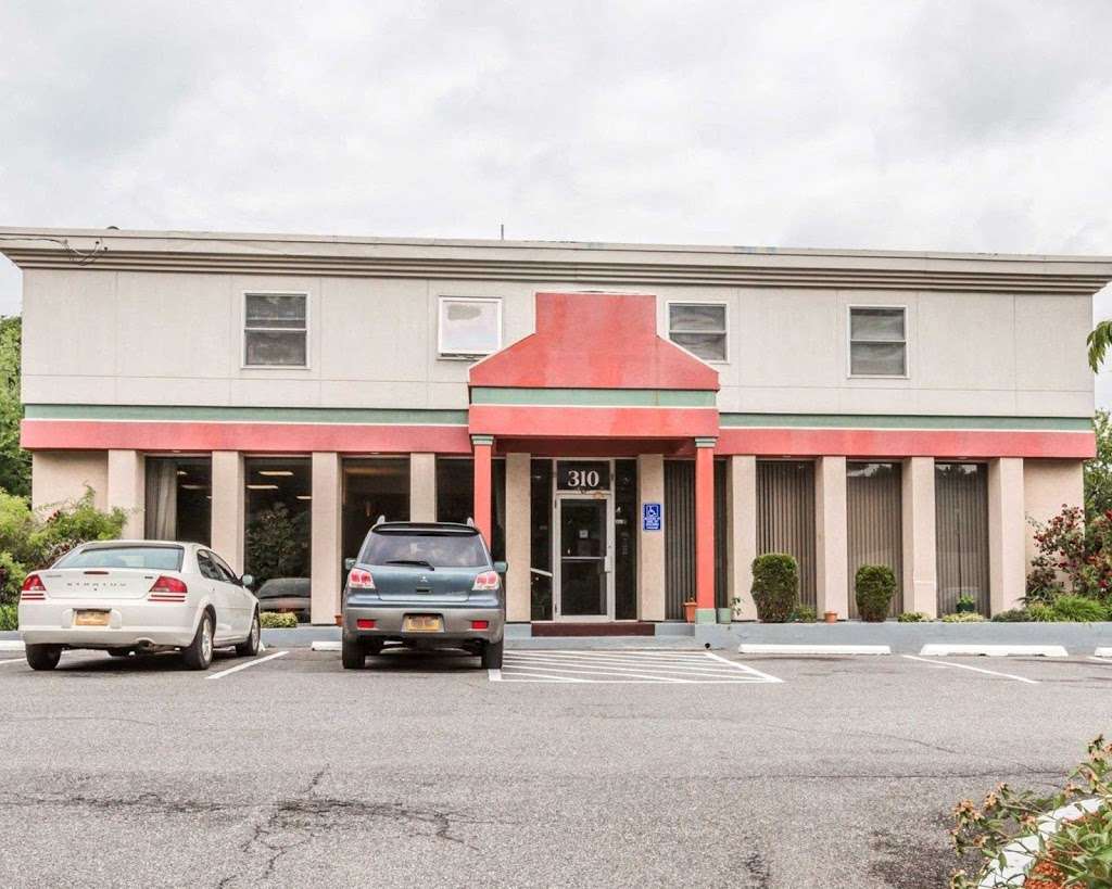 Econo Lodge Near Stewart International Airport | New York 32, 310 Windsor Hwy, Newburgh, NY 12550 | Phone: (845) 561-6620