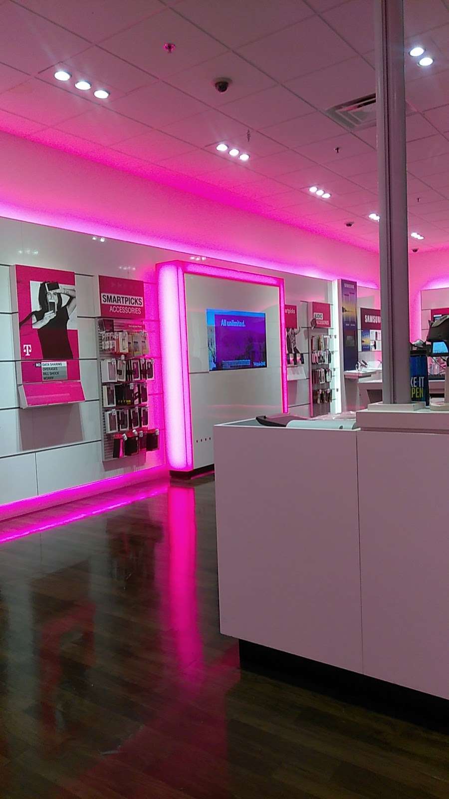 T-Mobile | 4771 Firestone Blvd, South Gate, CA 90280, USA | Phone: (323) 244-3168