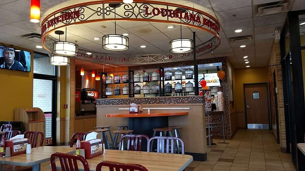 Popeyes Louisiana Kitchen | 2180 Randall Rd, Carpentersville, IL 60110, USA | Phone: (847) 551-1843