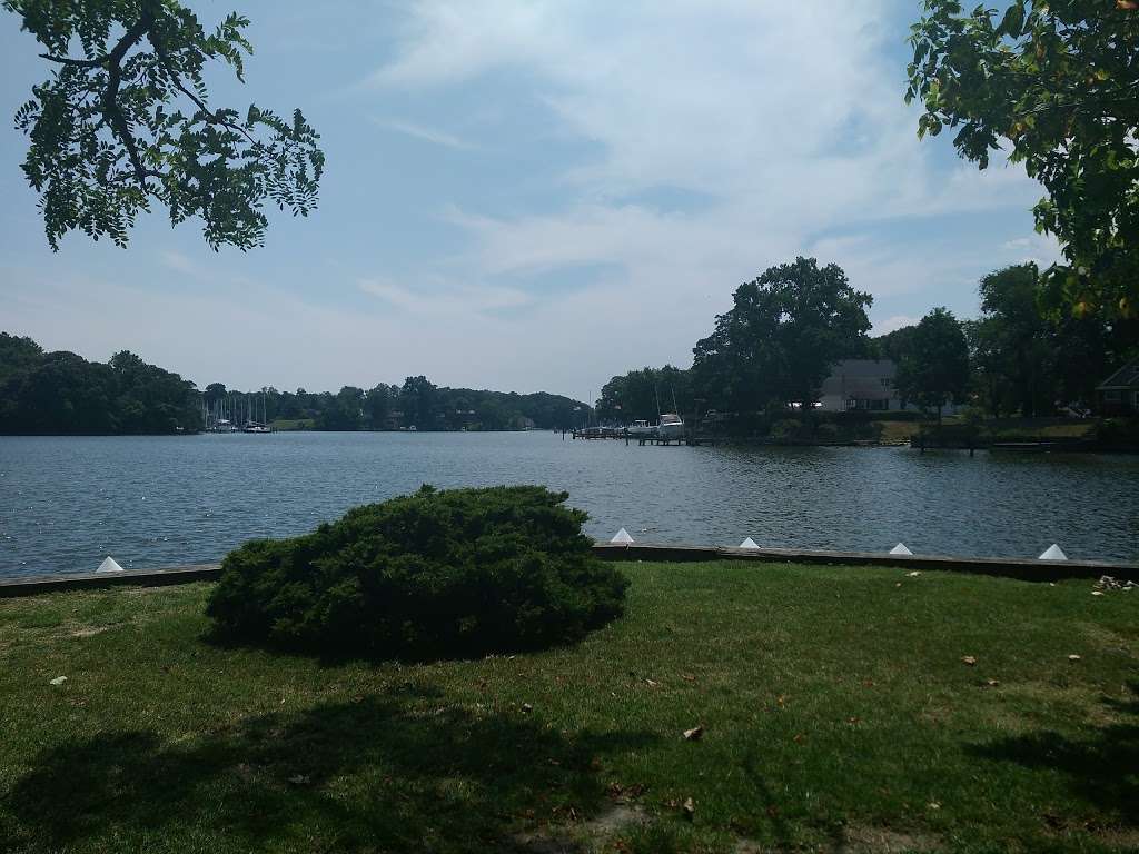 Cottage Grove Community Beach | 161 Cottage Grove Dr, Pasadena, MD 21122, USA