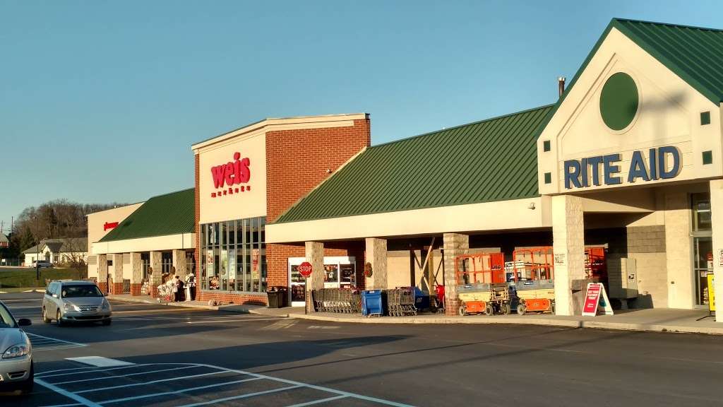 Weis Markets | 1424 Baltimore St, Hanover, PA 17331, USA | Phone: (717) 637-0700