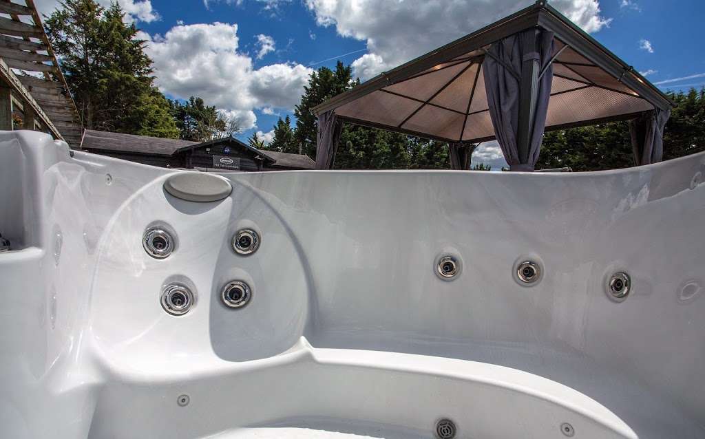 Jacuzzi Hertfordshire | Van Hage Garden centre, Pepper Hill, Ware SG12 9RP, UK | Phone: 01920 877319