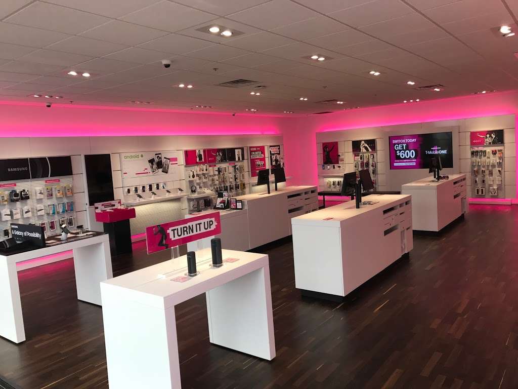 T-Mobile | 4630 Hoffman Blvd, Hoffman Estates, IL 60192, USA | Phone: (224) 802-2754