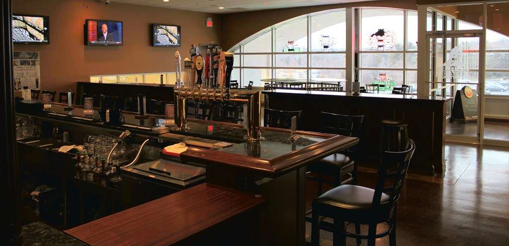 In The Crease Sports Pub | 10 Nevins Rd, Wayne, NJ 07470 | Phone: (973) 628-1500