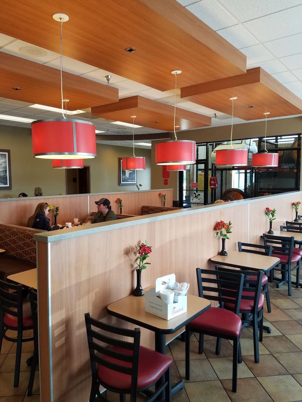 Chick-fil-A | 5351 S 76th St, Greendale, WI 53129, USA | Phone: (414) 423-0853