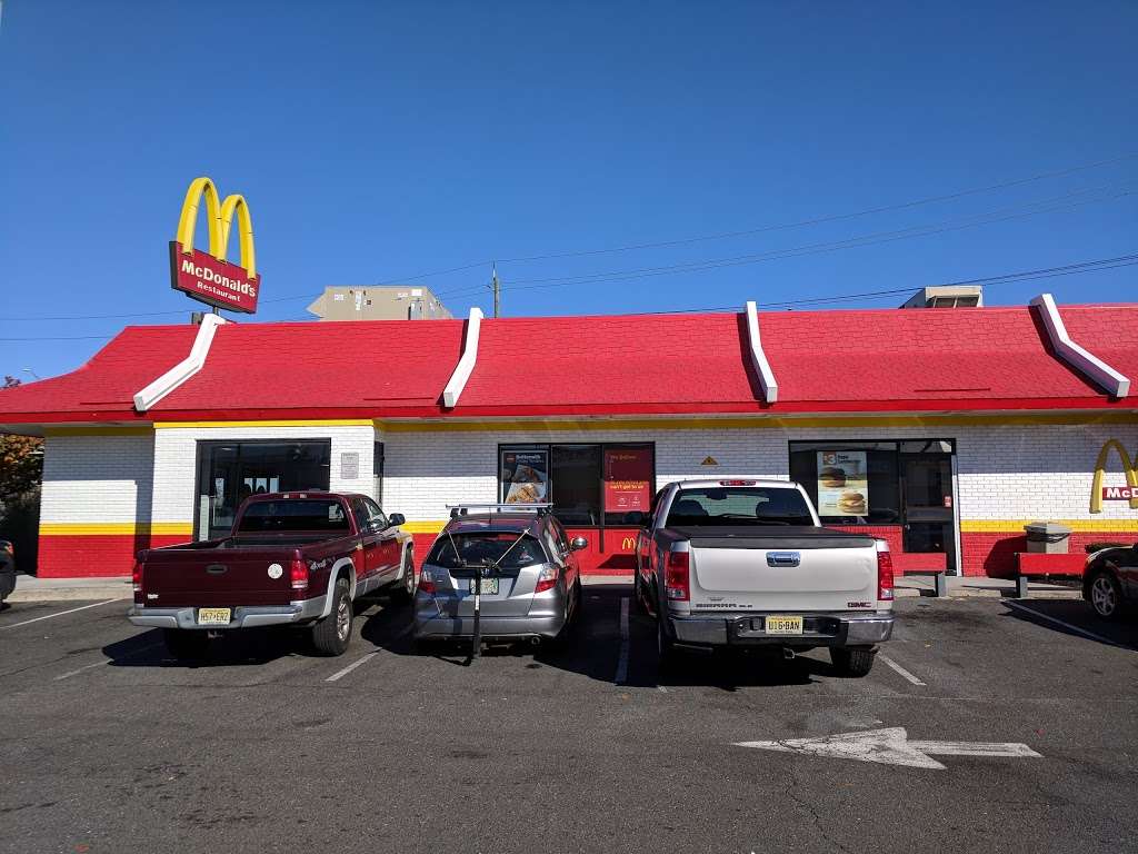 McDonalds | 835 Roosevelt Ave, Carteret, NJ 07008, USA | Phone: (732) 541-2100