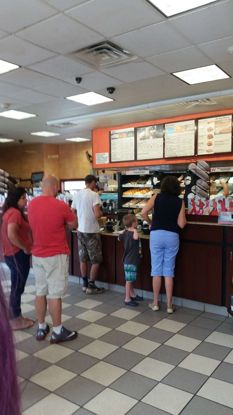 Dunkin | 223 Lowell Rd, Hudson, NH 03051 | Phone: (603) 881-5574