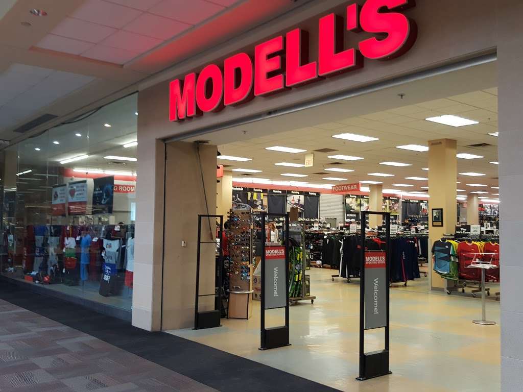 Modells Sporting Goods | 112 Eisenhower Pkwy, Livingston, NJ 07039, USA | Phone: (973) 994-3411