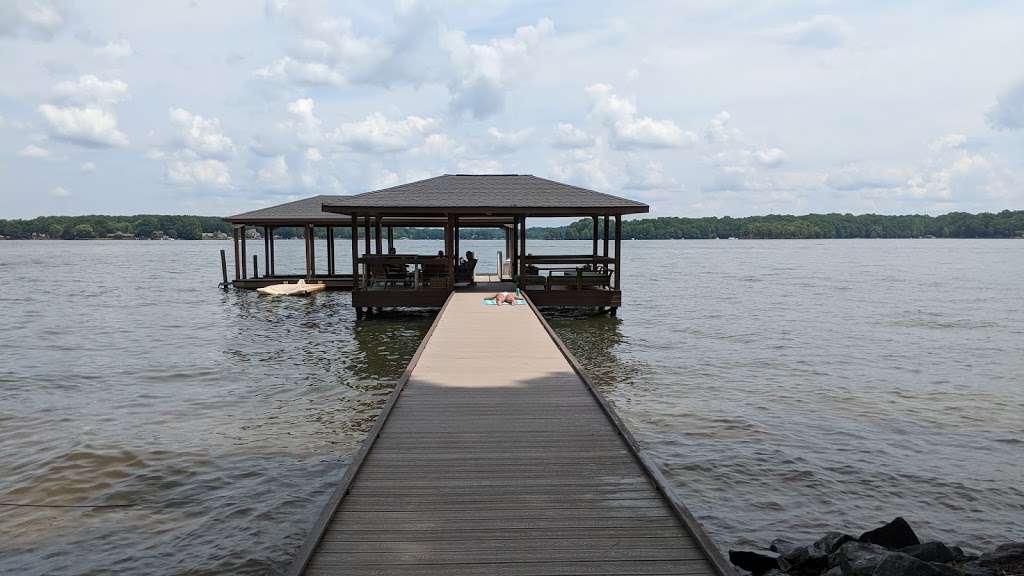 Lake Norman Playaway Vacation Home | 727 Isle of Pines Rd, Mooresville, NC 28117, USA | Phone: (704) 924-0510