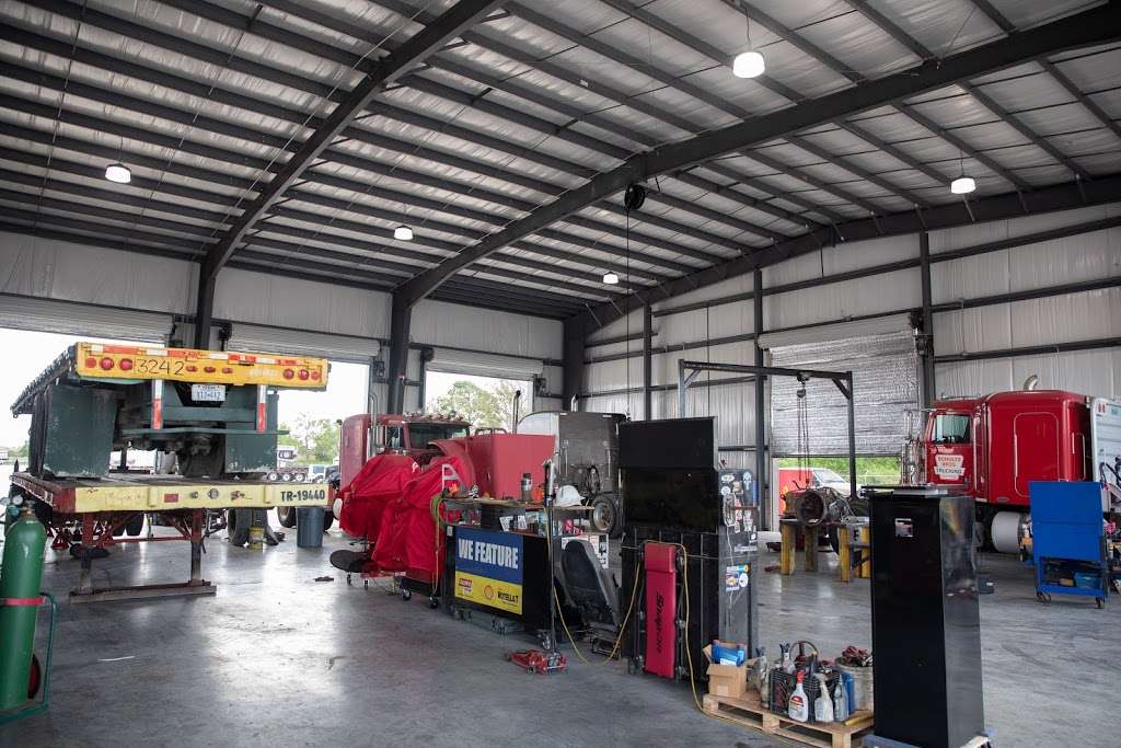 East Texas Truck Center | 11474 Interstate 10 Service Rd, Baytown, TX 77523 | Phone: (888) 488-3024