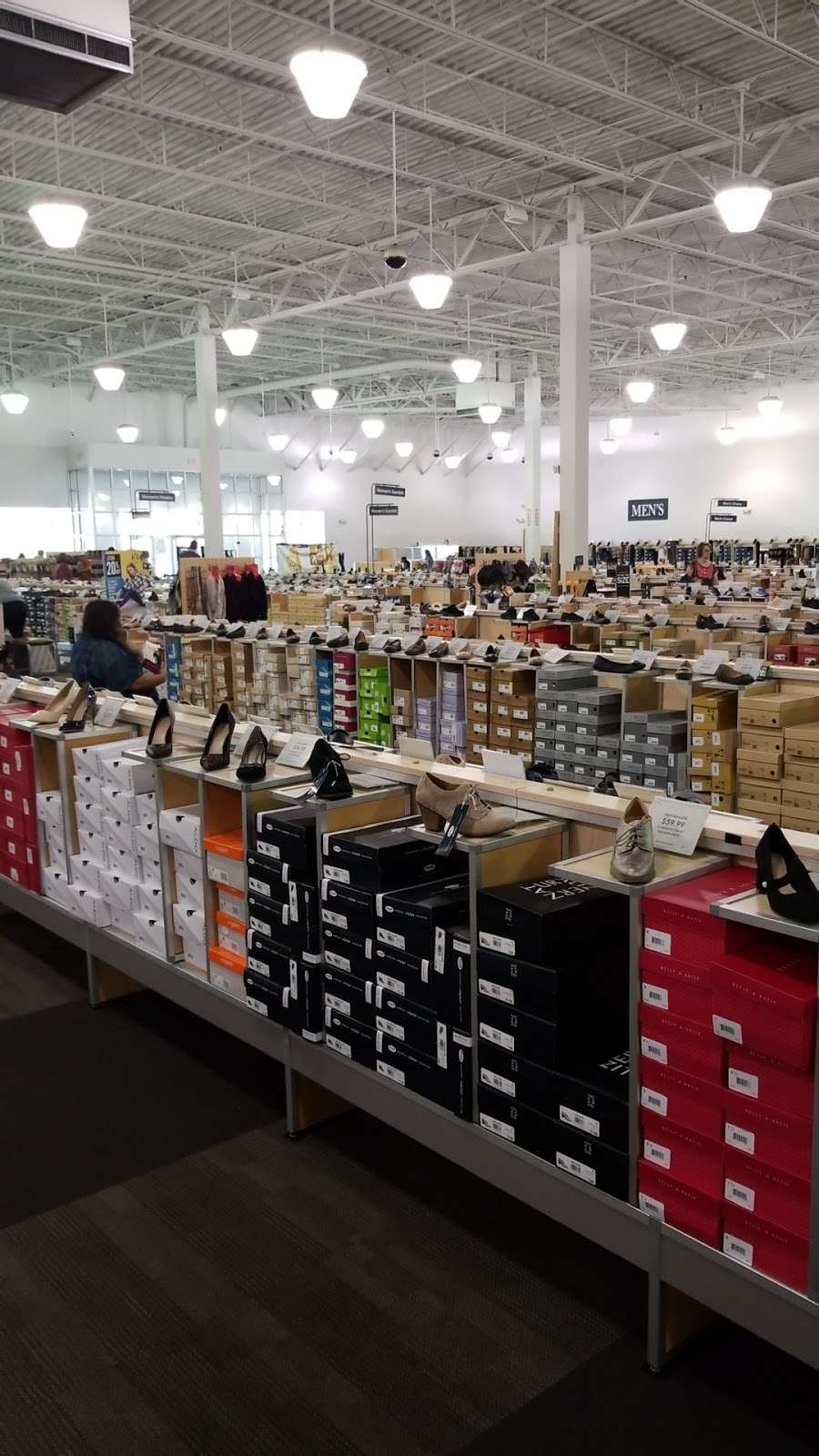 DSW Designer Shoe Warehouse | 2745 Town Center Blvd N, Sugar Land, TX 77479, USA | Phone: (281) 277-3524