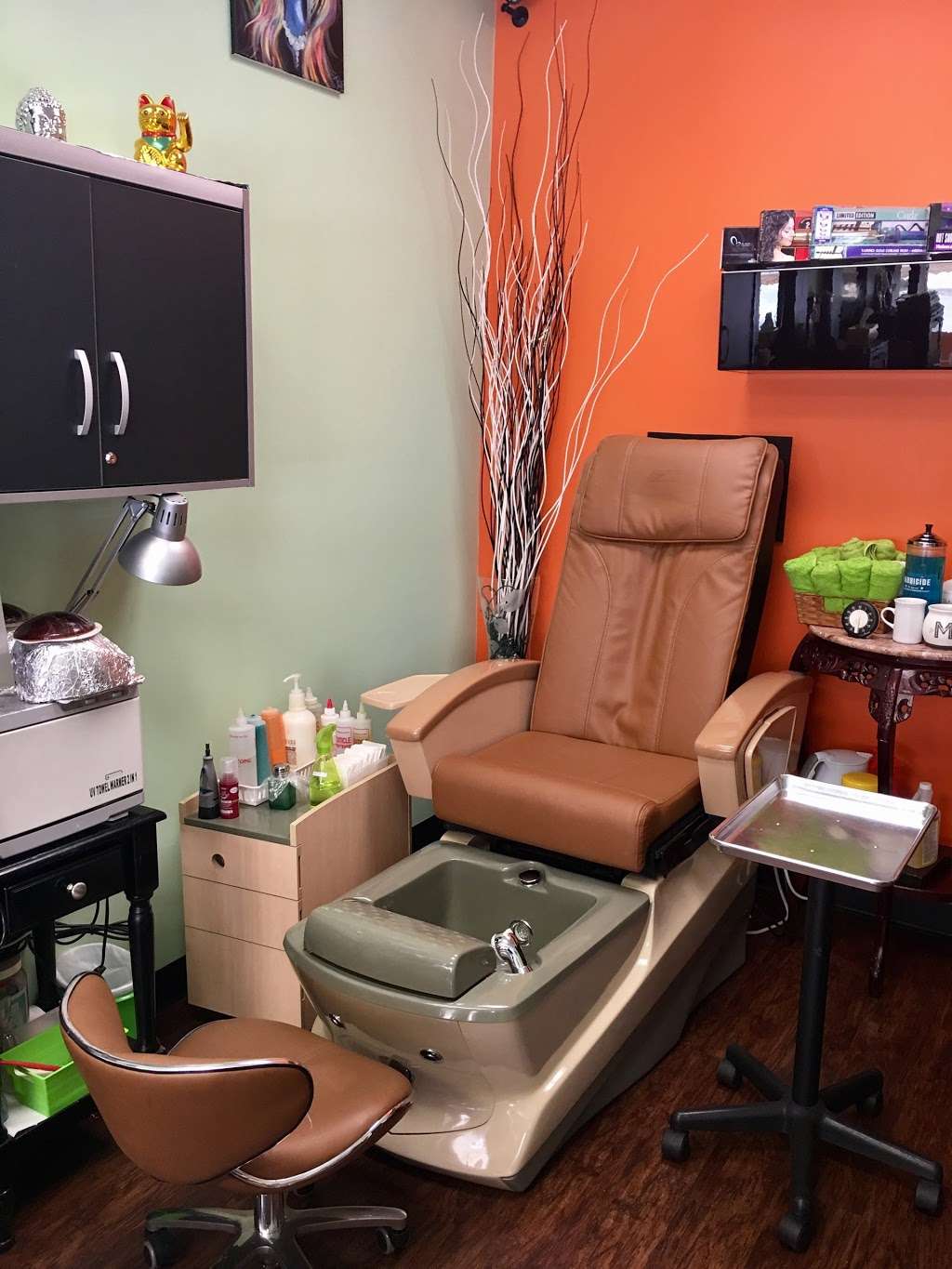 Mais Hairport | 3103 S Wallace St, Chicago, IL 60616 | Phone: (312) 612-2202