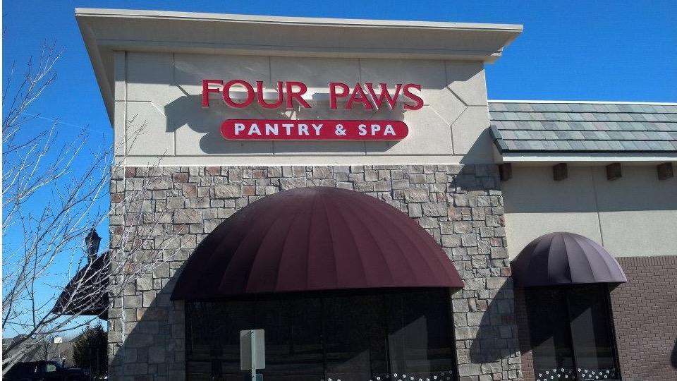 Four Paws Pantry & Spa | 14040 W 119th St, Olathe, KS 66062, USA | Phone: (913) 782-2275
