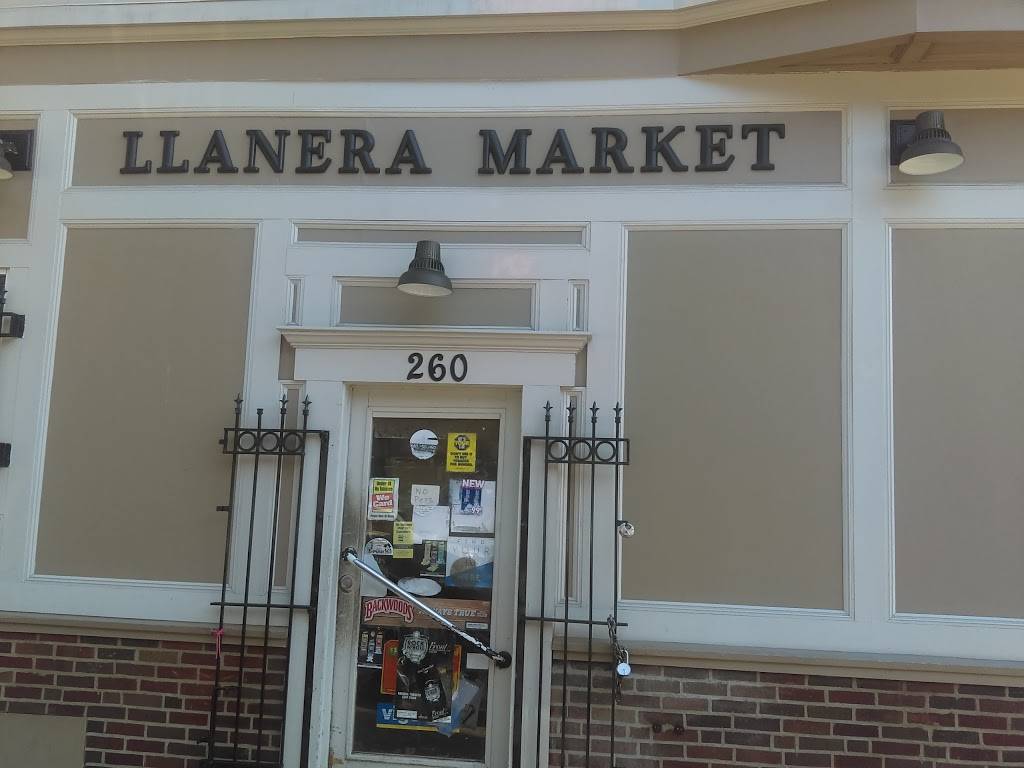 Llanera Super Market | 260 E 8th St, South Boston, MA 02127, USA | Phone: (617) 269-5118