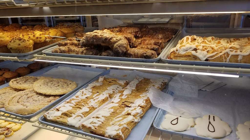 Petersons Tasty Delight Bakery | 1720 Algonquin Rd, Hoffman Estates, IL 60192, USA | Phone: (847) 358-9918