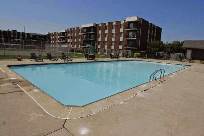 Riverwood Apartment Homes | 1475, 3649 173rd Ct, Lansing, IL 60438, USA | Phone: (708) 474-8585