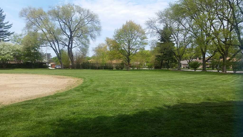 Walter J. Lauth Park | Skokie, IL 60076, USA