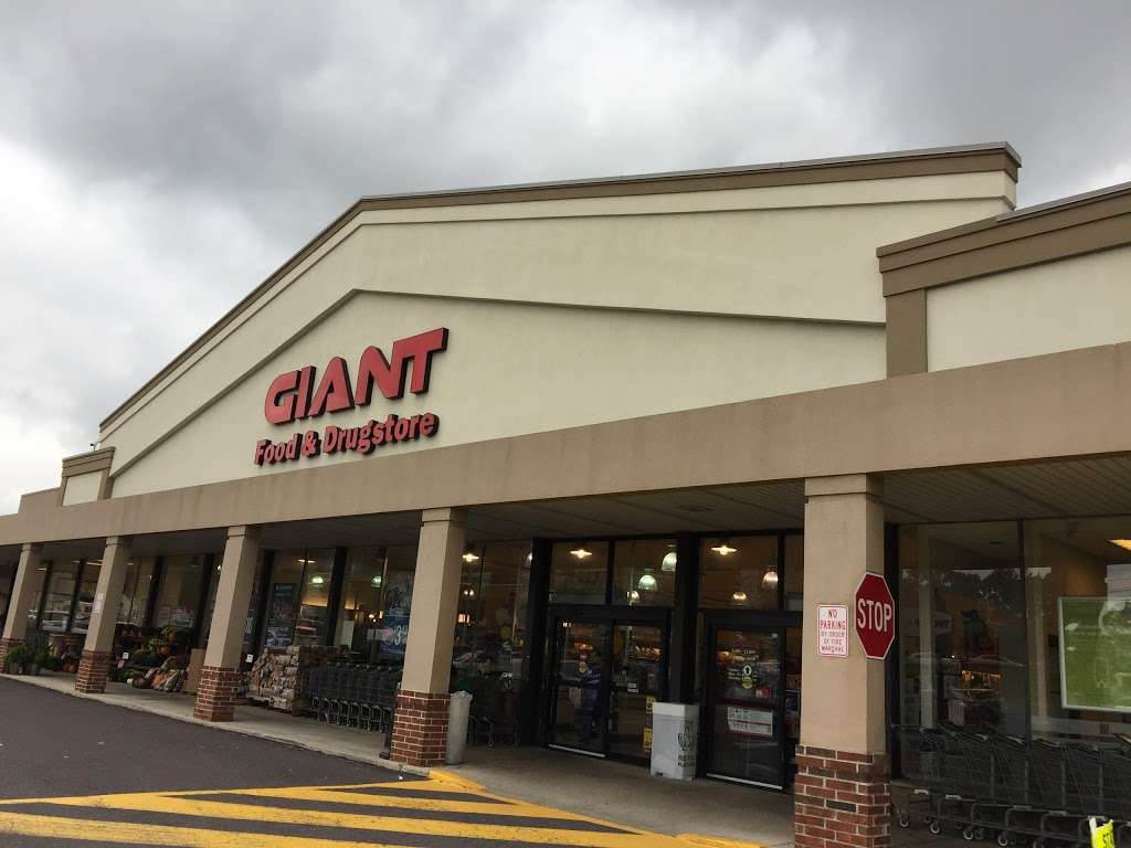 Giant Food Stores | 10 E Ridge Pike, Conshohocken, PA 19428, USA | Phone: (610) 940-2231