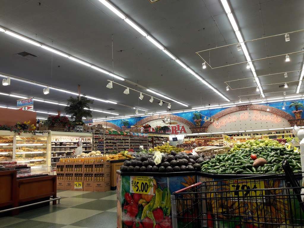 Vallarta Supermarkets | 757 S Workman St, San Fernando, CA 91340 | Phone: (818) 365-8603
