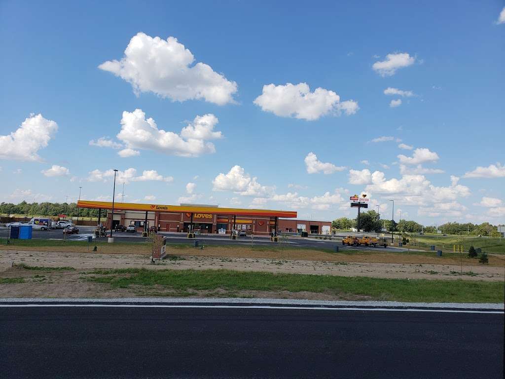 Loves Truck Stop | 1875 Campbell Crossing, Tipton, IN 46072, USA | Phone: (765) 963-4167