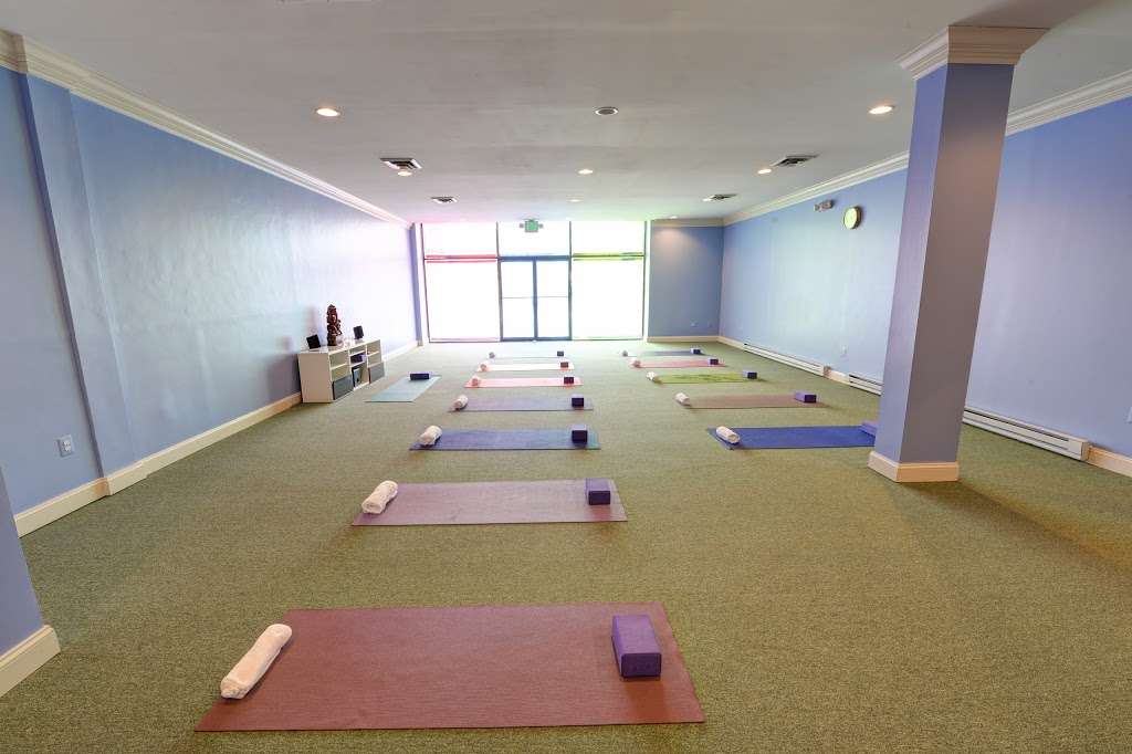 YogaWorks Severna Park | 160 Governor Ritchie Hwy, Severna Park, MD 21146 | Phone: (800) 336-9642 ext. 15