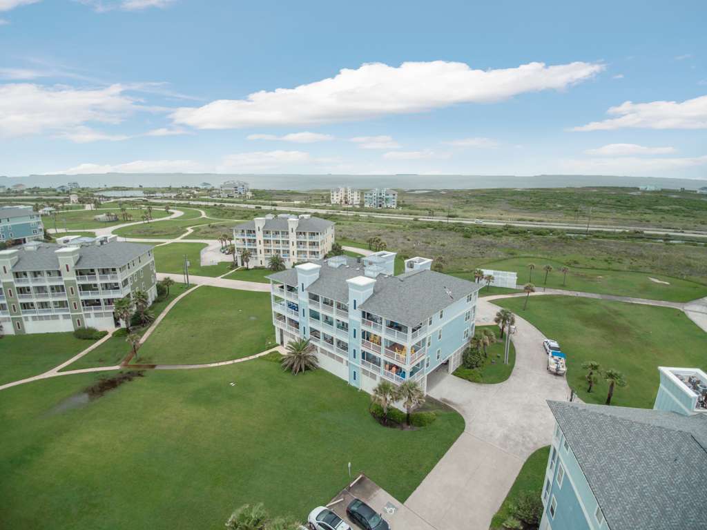 Toes In the sand- Coastal Waves Vacations | 26421 Cat Tail Dr # 203, Galveston, TX 77554, USA | Phone: (409) 502-2719