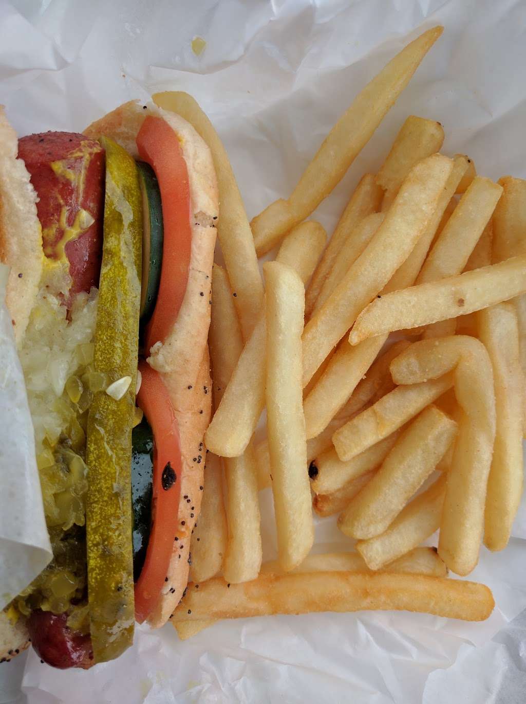 Skyway Doghouse | 9480 S Ewing Ave, Chicago, IL 60617, USA | Phone: (773) 731-2000