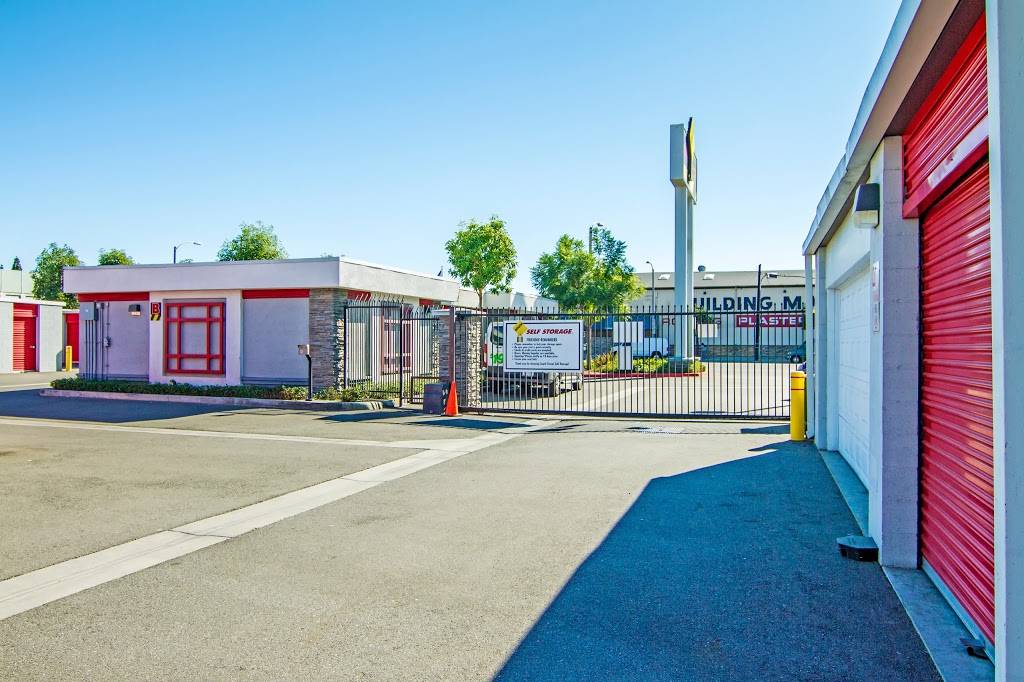 CubeSmart Self Storage | 2323 E South St, Long Beach, CA 90805, USA | Phone: (562) 984-1100