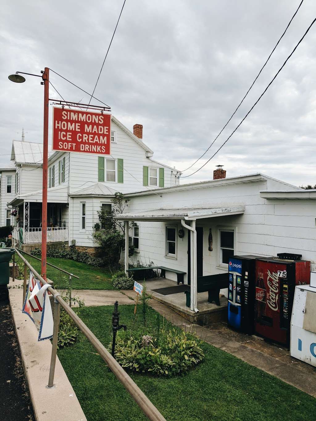 Simmons Homemade Ice Cream Store | 2841 Snydersburg Rd, Hampstead, MD 21074 | Phone: (410) 374-2310