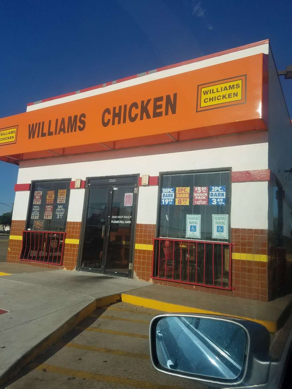 Williams Fried Chicken | 3280 Fort Worth Ave, Dallas, TX 75211, USA | Phone: (214) 330-9991