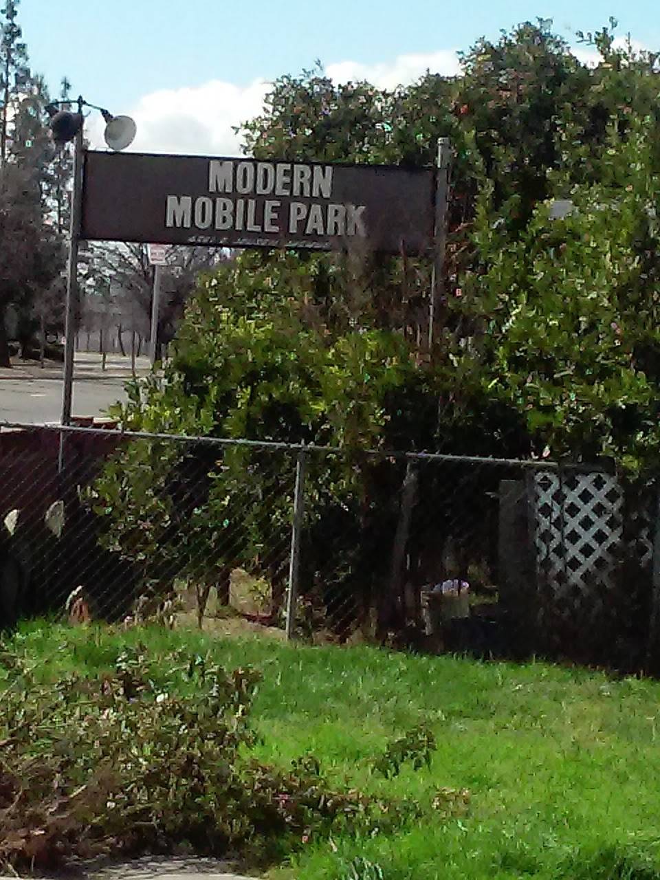 Modern Mobile Home Park | 4549 E Jensen Ave, Fresno, CA 93725 | Phone: (559) 316-5653