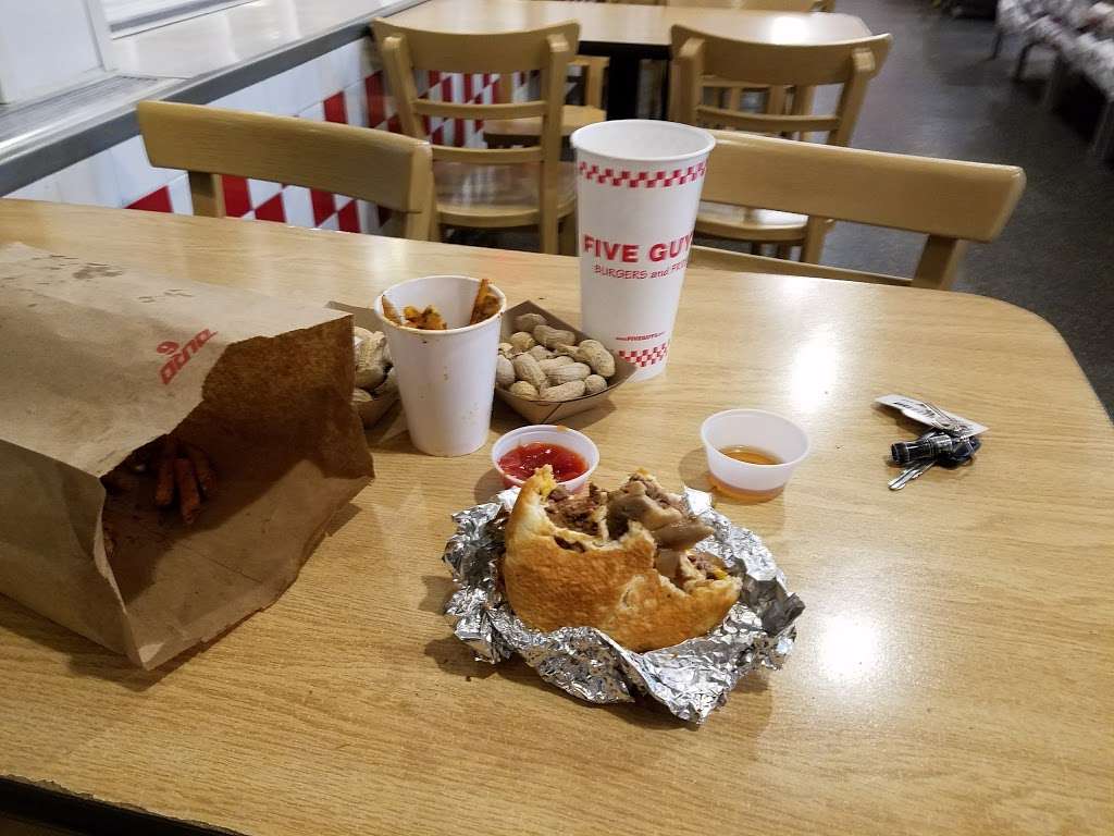 Five Guys | 106 Federal Rd, Brookfield, CT 06804, USA | Phone: (203) 740-2120