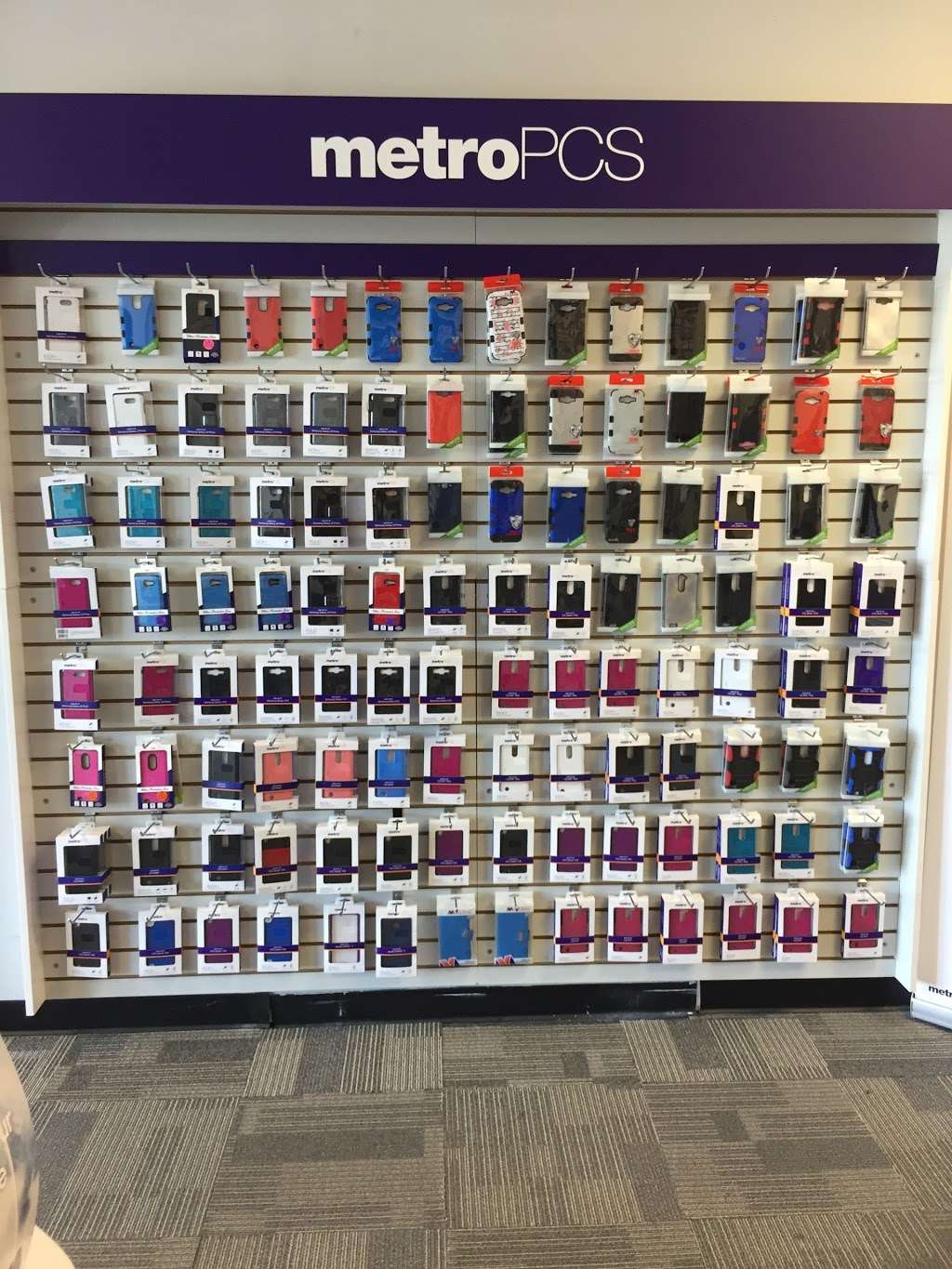 Metro by T-Mobile | 8403 Michigan Rd Ste B, Indianapolis, IN 46268 | Phone: (317) 672-2458